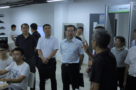 劉冠華副書記調研指導“足跡檢驗技術創(chuàng)新聯合實驗室”建設籌備工作