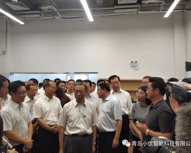 山東省委書(shū)記、省長(zhǎng)、青島市委書(shū)記一行蒞臨我司視察指導(dǎo)工作